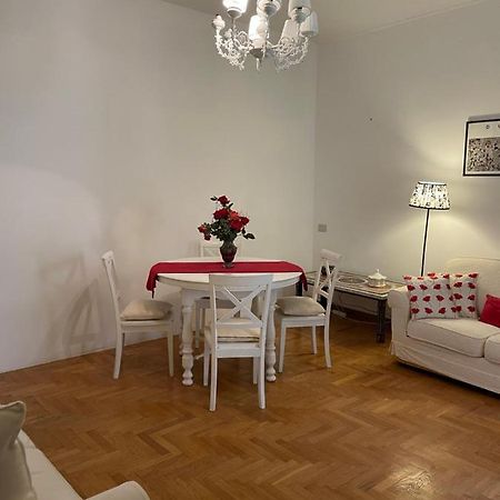 Elegant Apt-Typical Roman Palazzina Pz Alessandria Zewnętrze zdjęcie
